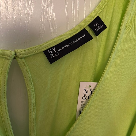 2/$30 New York & Company Green Romper Women’s 2X NWT - Picture 2 of 3